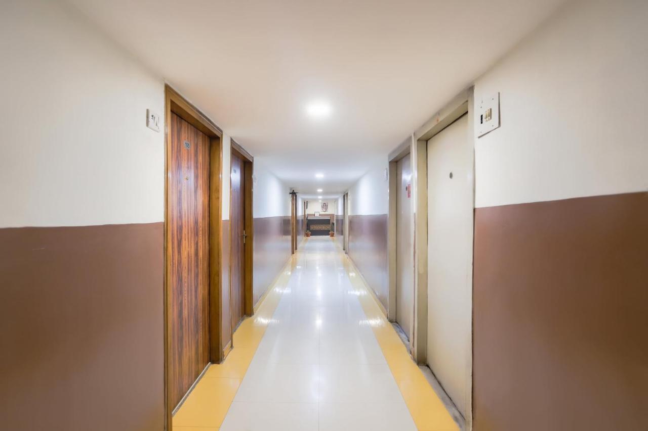 ורנאסי Oyo 70146 S S P Guest House מראה חיצוני תמונה